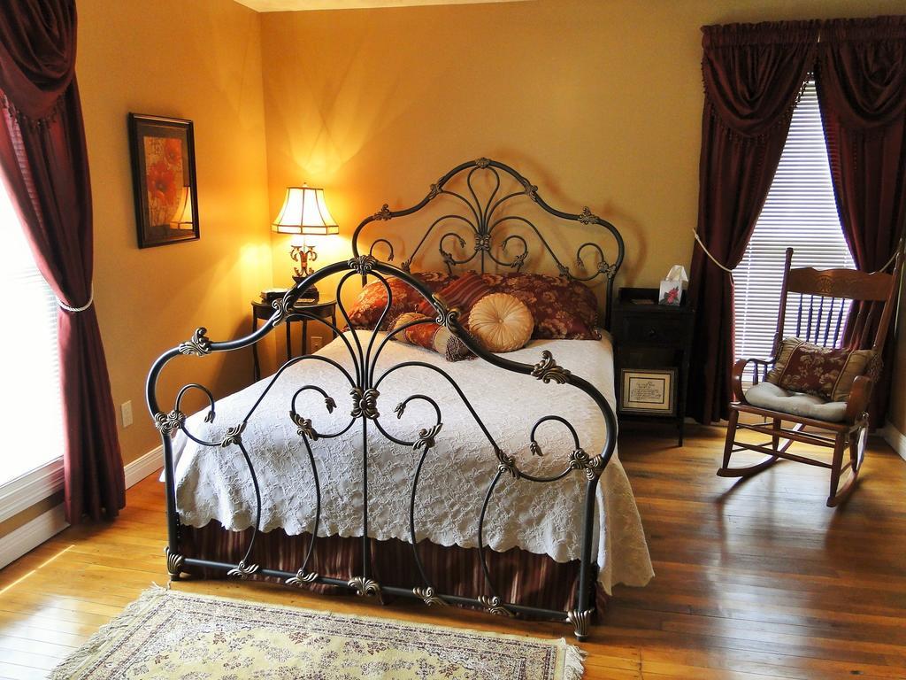 Hill House Bed And Breakfast Loretto Exterior foto
